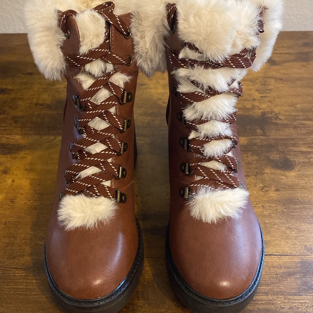 ESPRIT booties